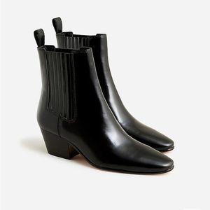 Piper ankle boots in leather-never worn